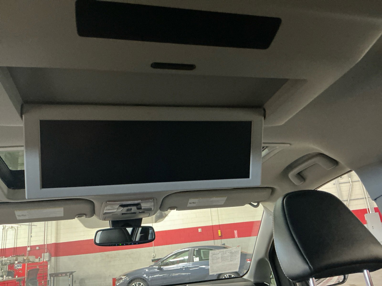 Used 2019 Toyota Sienna SE Premium w/ Carpet Mat Package AWD/4WD image 31