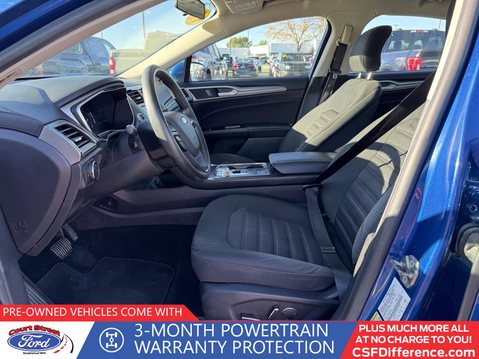 Used 2017 Ford Fusion SE w/ Fusion SE Technology Package image 11