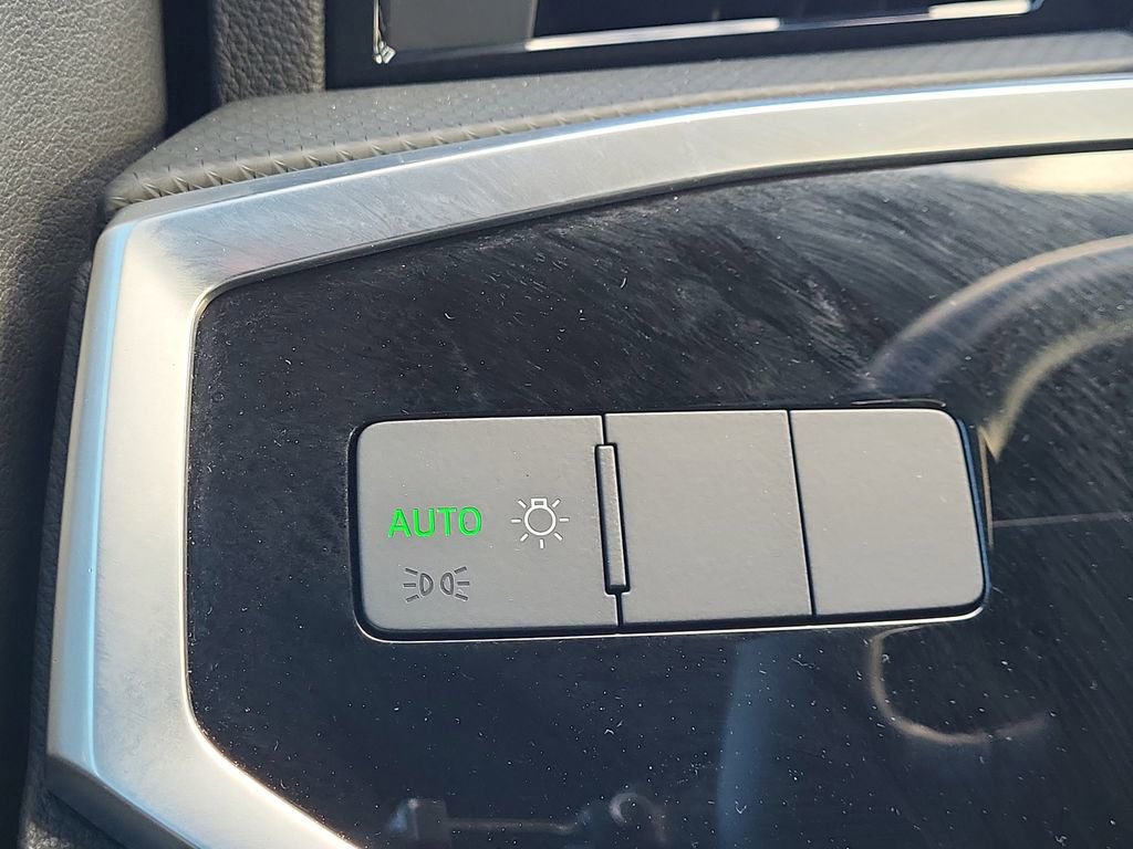 Used 2022 Audi Q3 2.0T Premium w/ Convenience Package image 29