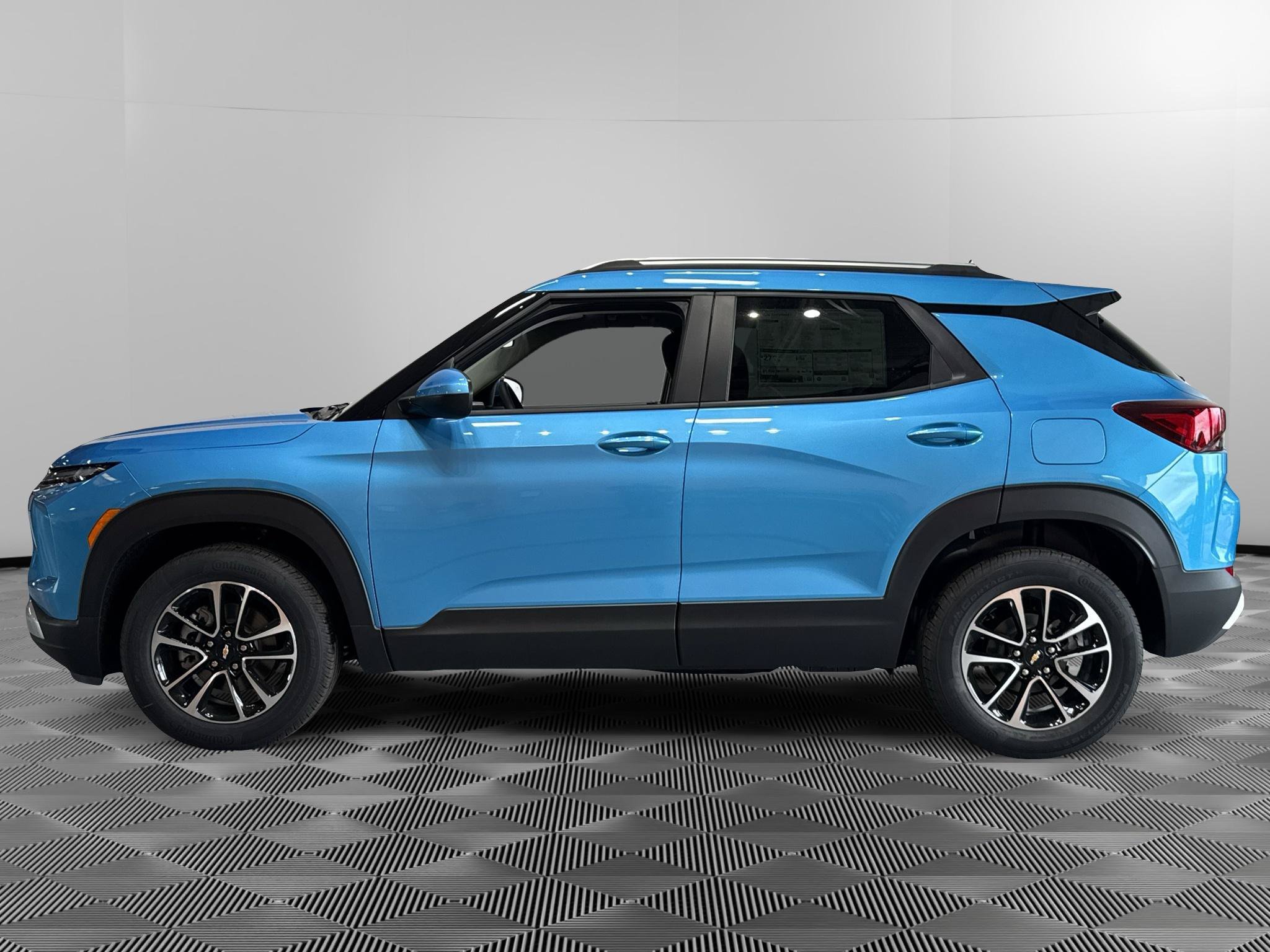 New 2026 Chevrolet TrailBlazer LT w/ Convenience Package AWD/4WD image 2