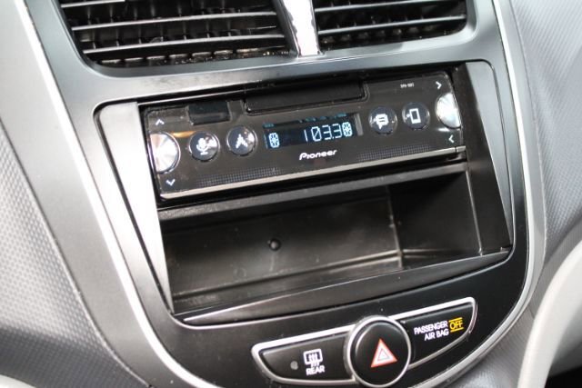 Used 2016 Hyundai Accent SE FWD image 14