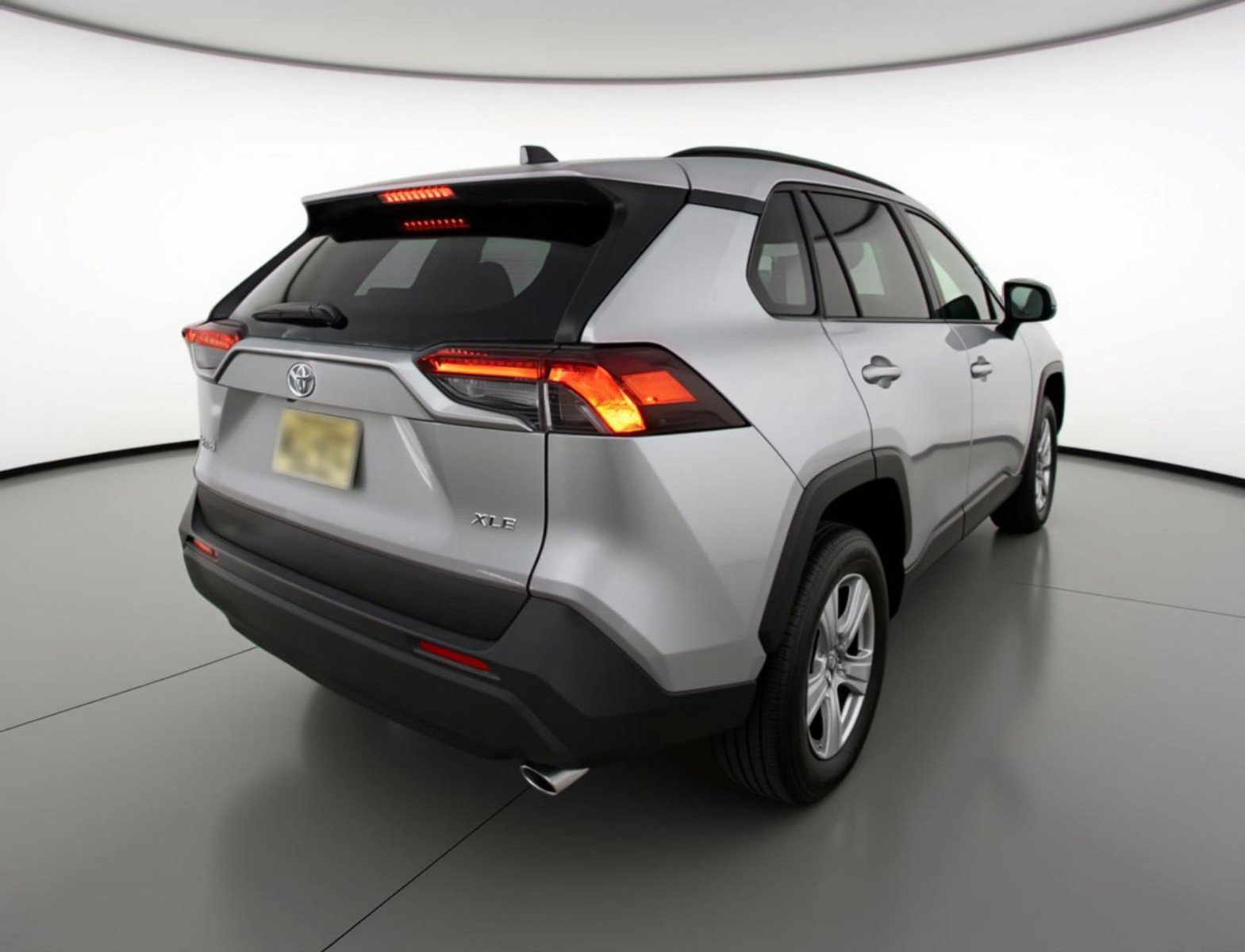 Used 2025 Toyota RAV4 XLE w/ Weather Package FWD image 9