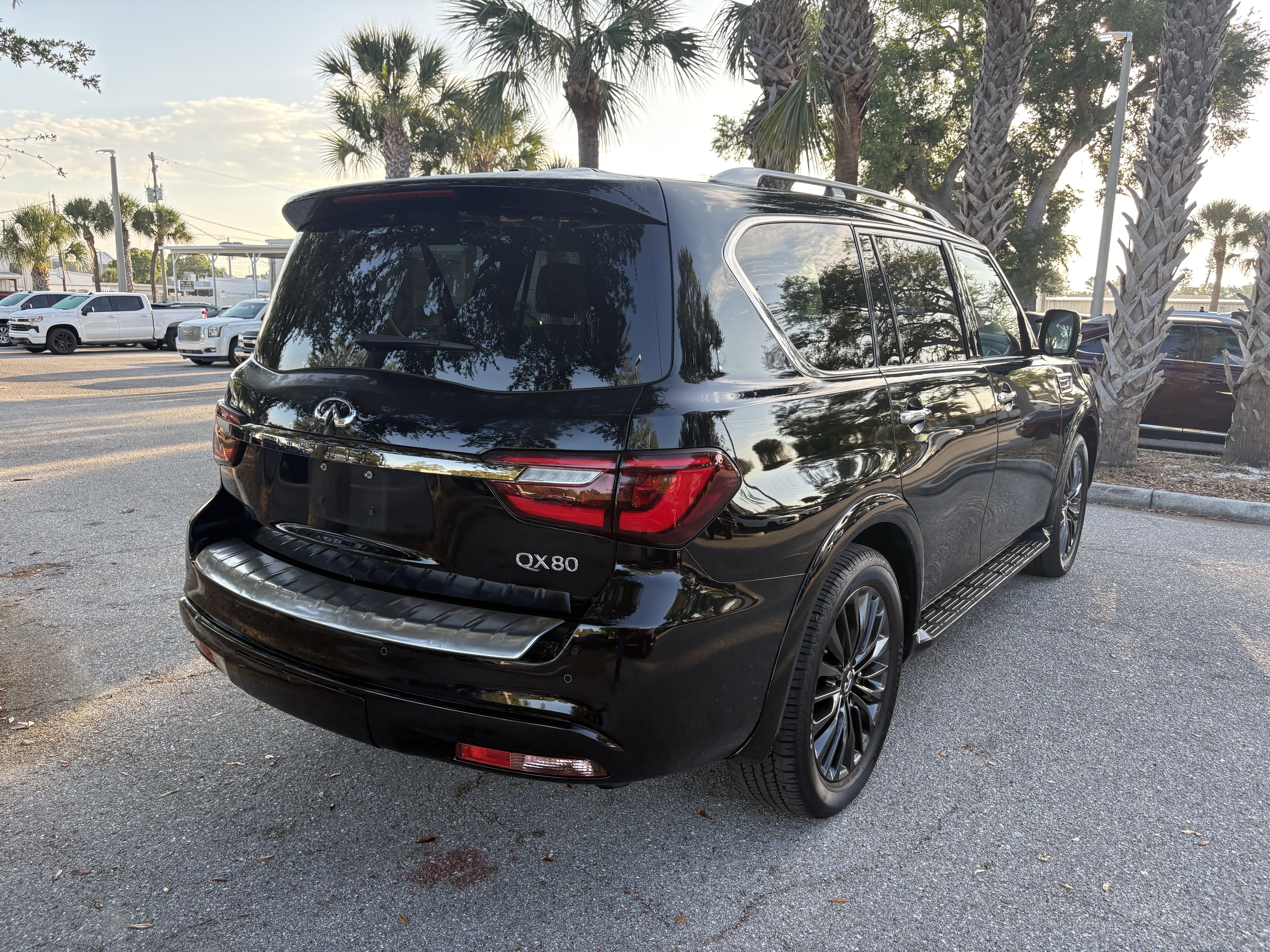 Used 2022 INFINITI QX80 Premium Select w/ Cargo Package RWD image 7