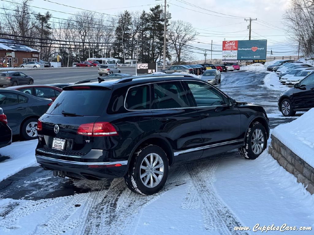 Used 2017 Volkswagen Touareg Sport AWD/4WD image 10