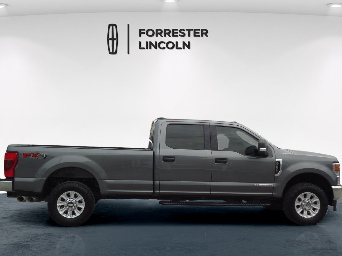 Used 2022 Ford F250 XLT w/ XLT Value Package AWD/4WD image 2