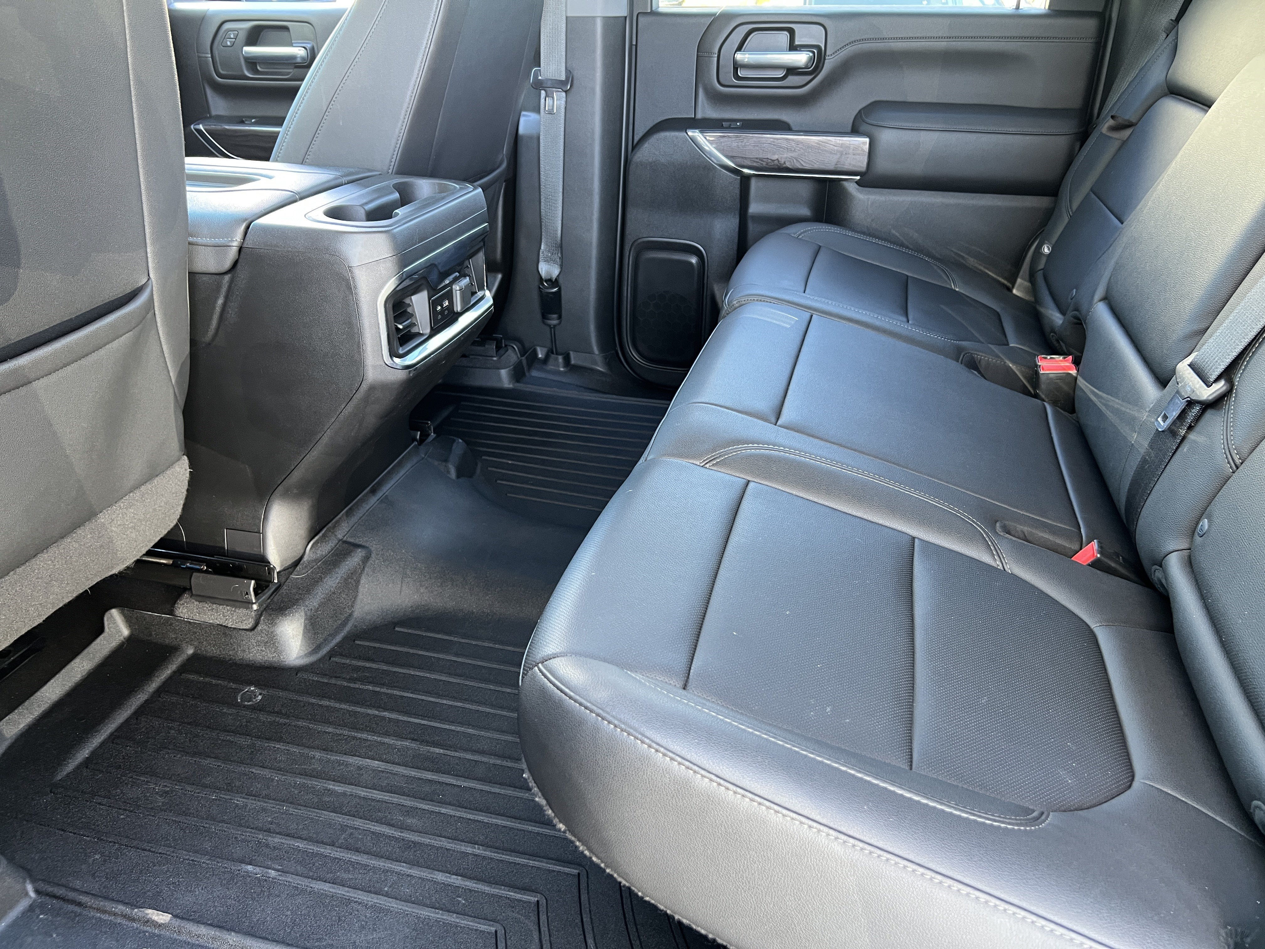 Used 2022 Chevrolet Silverado 3500 LTZ w/ LTZ Convenience Package AWD/4WD image 17