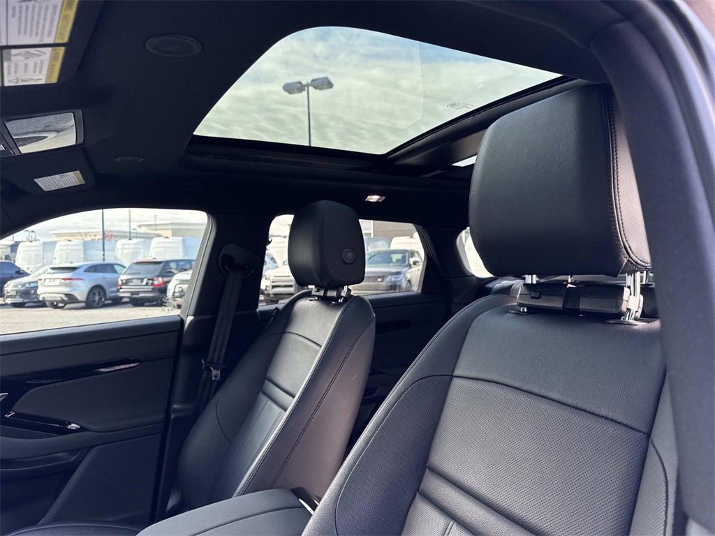 Used 2024 Land Rover Range Rover Evoque S image 19