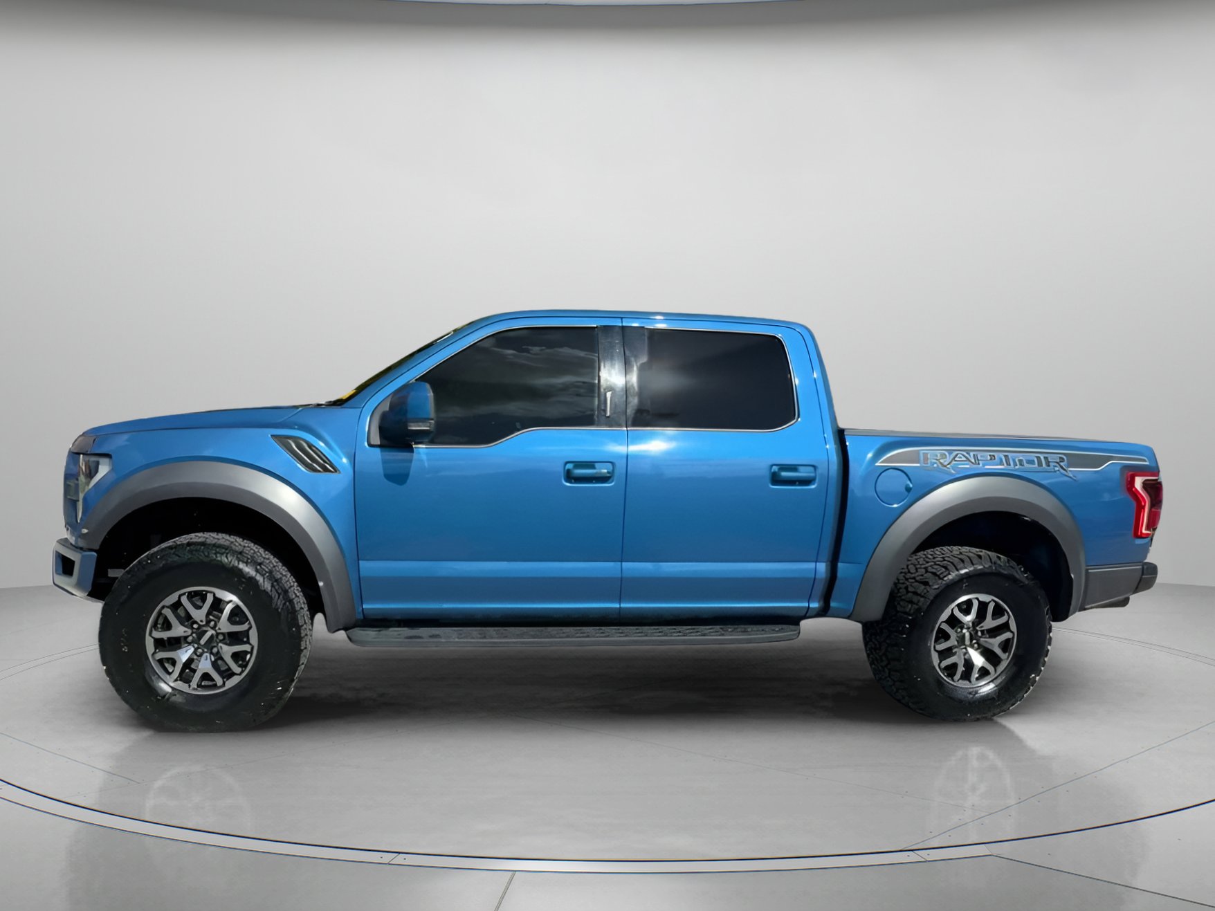 Certified 2020 Ford F150 Raptor w/ Equipment Group 802A Luxury image 15