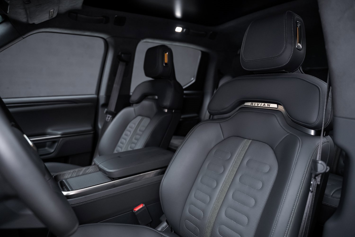 Used 2022 Rivian R1T Adventure image 54