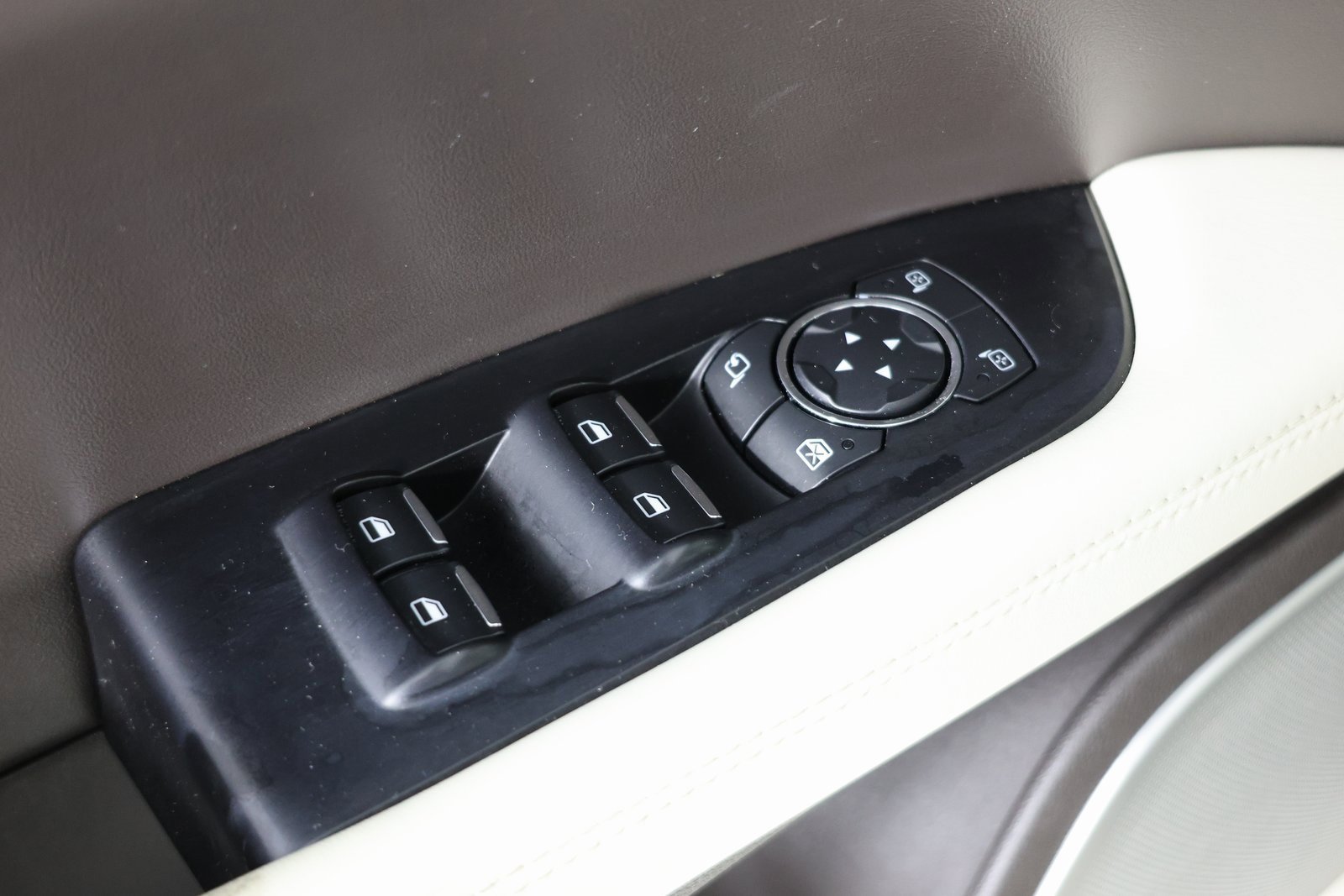 Used 2022 Lincoln Nautilus Black Label w/ Class II Trailer Tow Package image 23