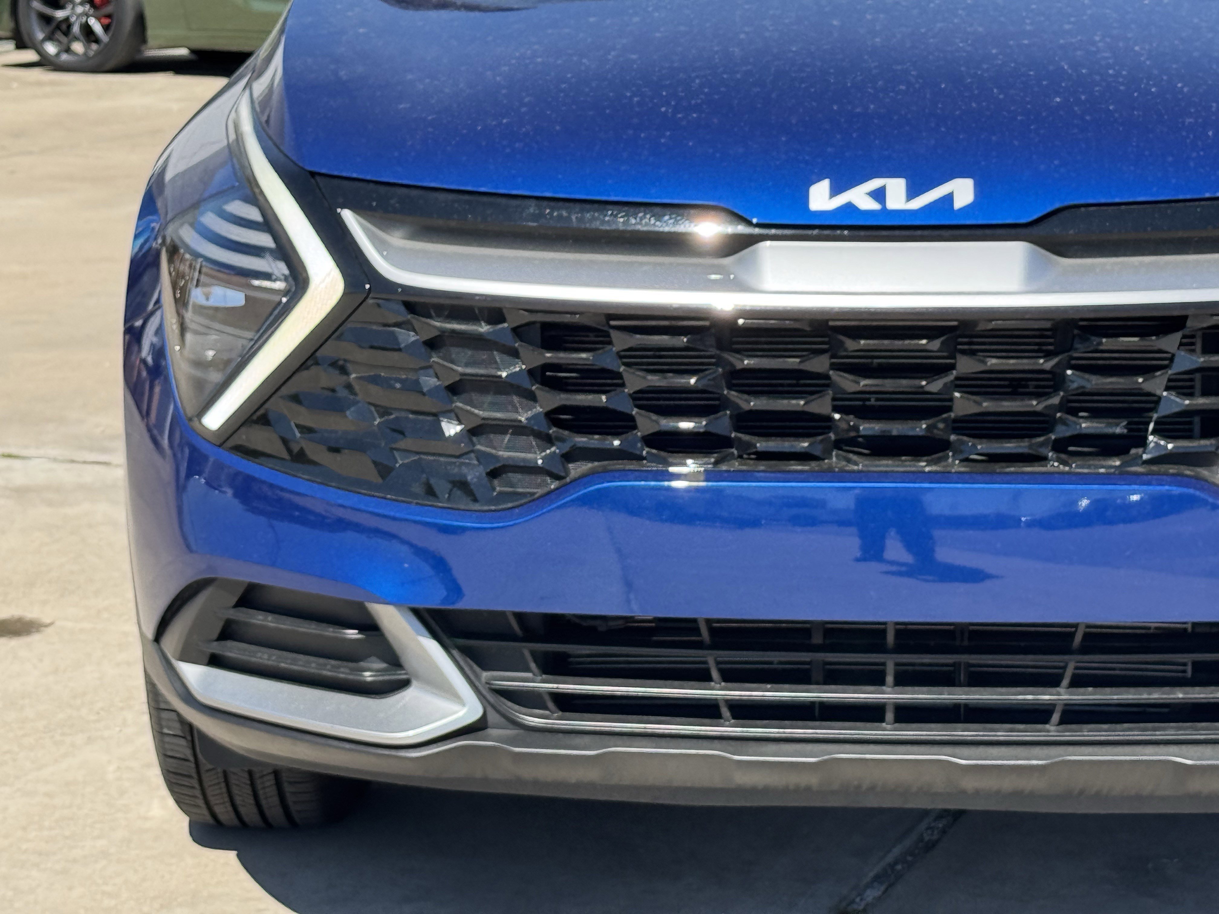 Used 2024 Kia Sportage EX image 6