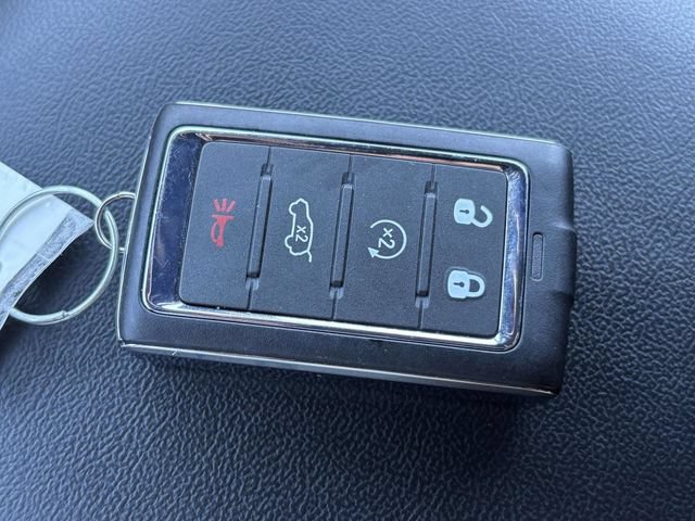 Used 2024 Jeep Grand Cherokee Limited w/ Black Appearance Package AWD/4WD image 21