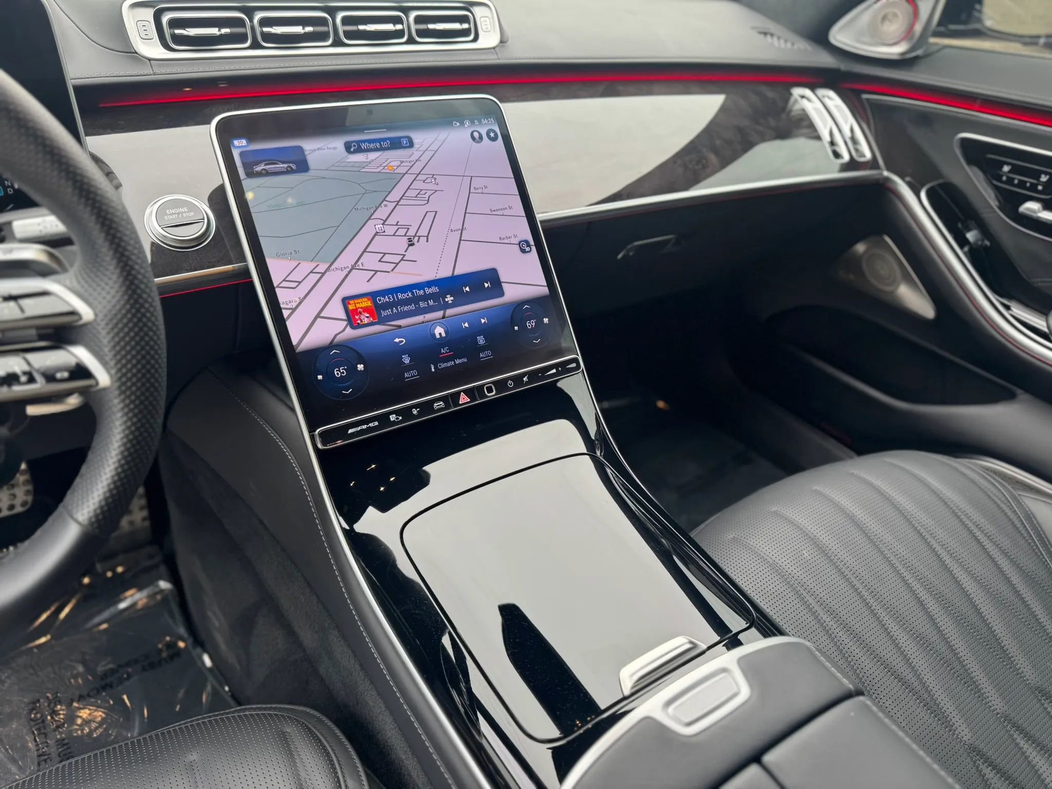 Used 2024 Mercedes-Benz S 63 AMG S image 29