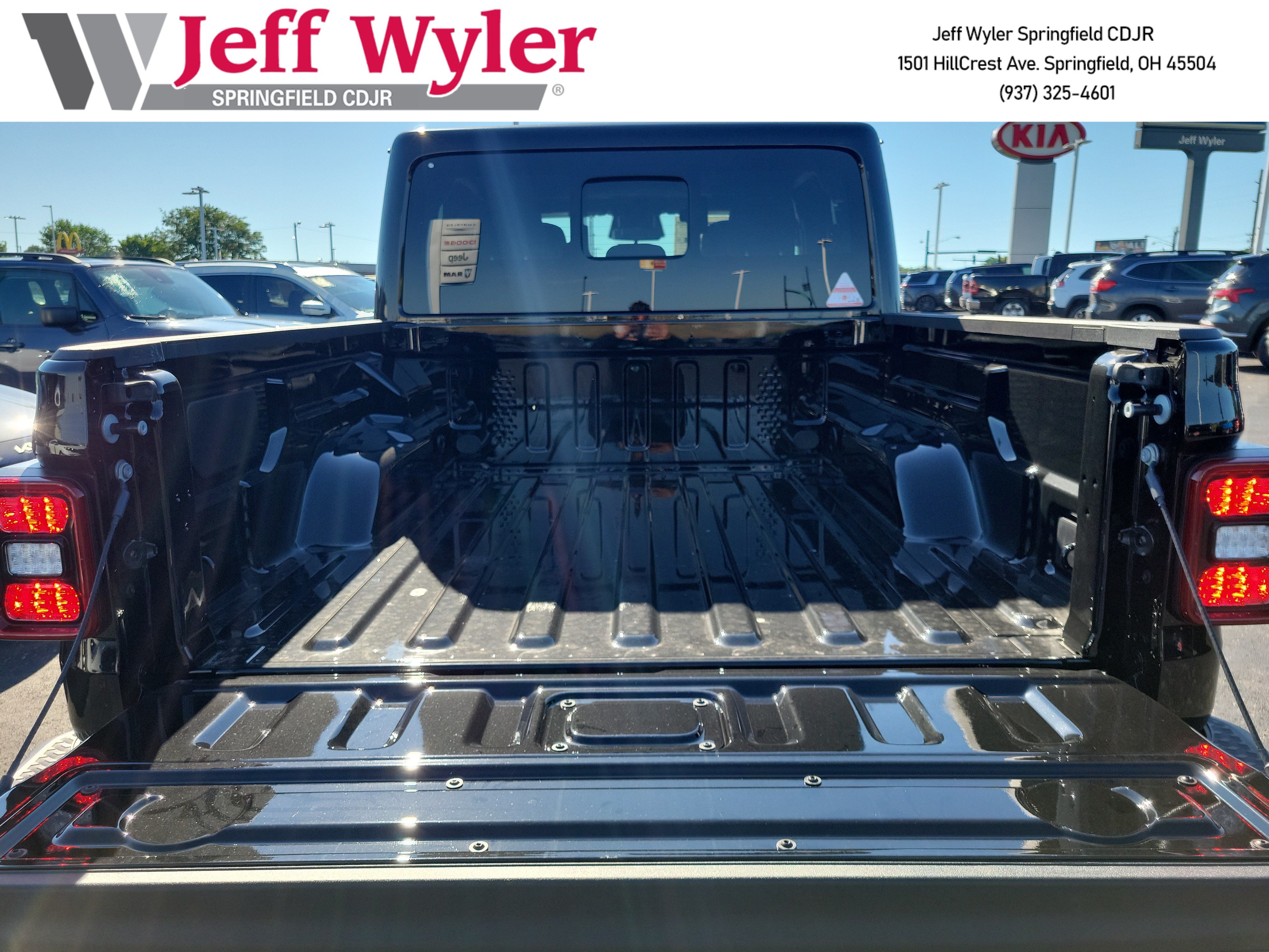 New 2026 Jeep Gladiator Sport AWD/4WD image 5