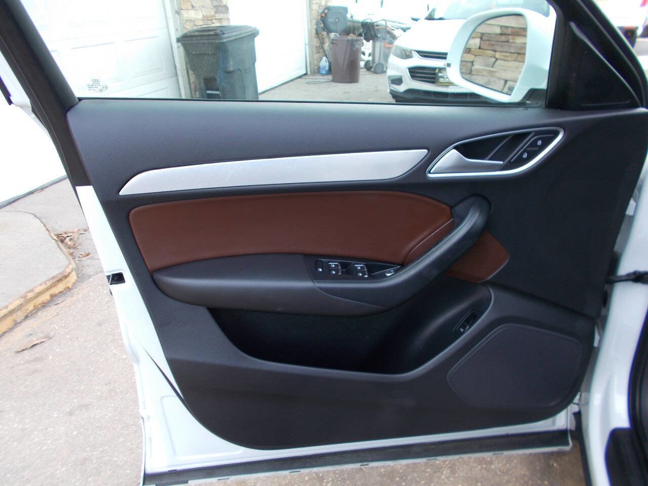 Used 2015 Audi Q3 2.0T Premium Plus w/ Sport Package image 9