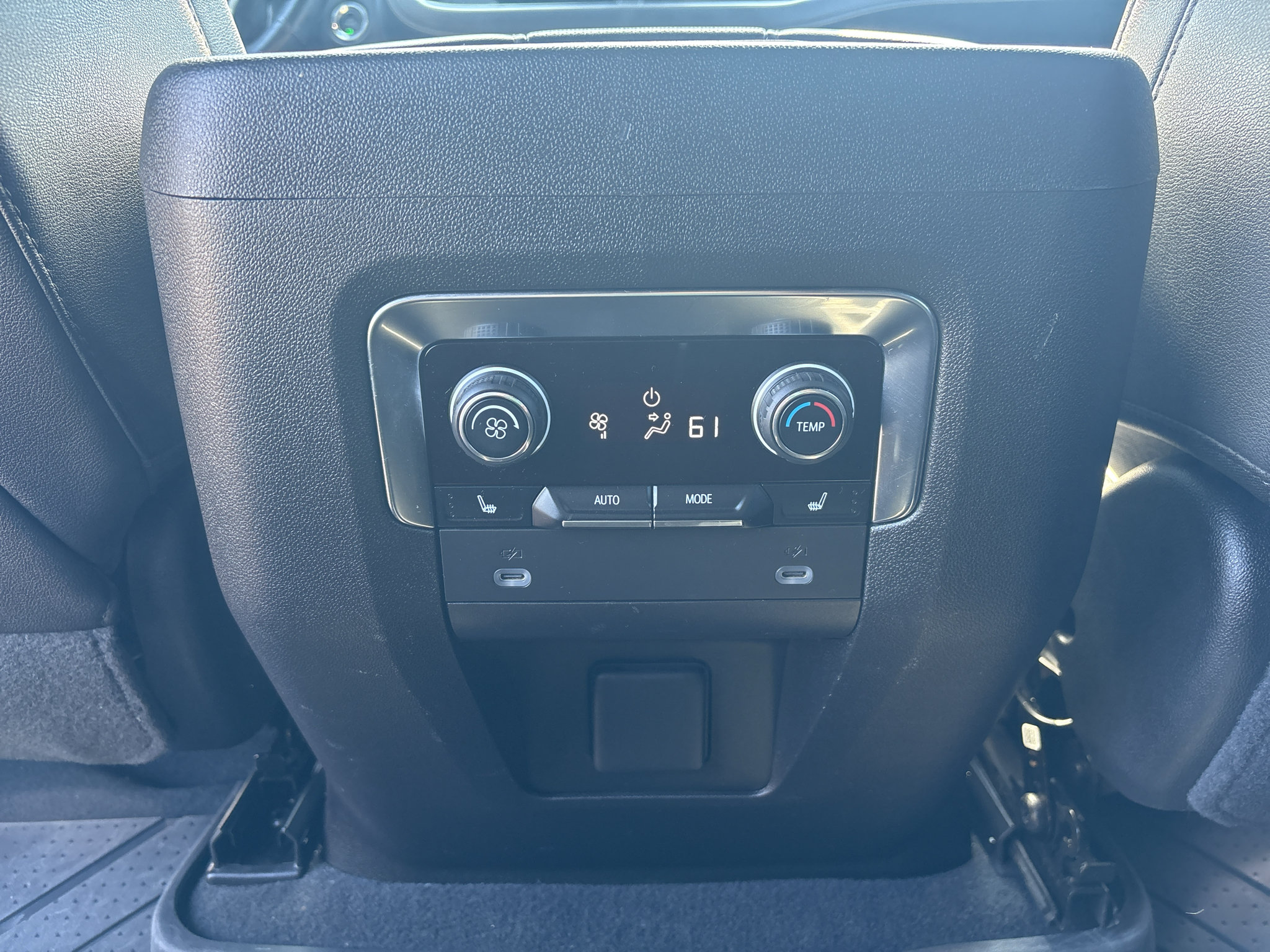 Used 2023 Chevrolet Tahoe Premier AWD/4WD image 25