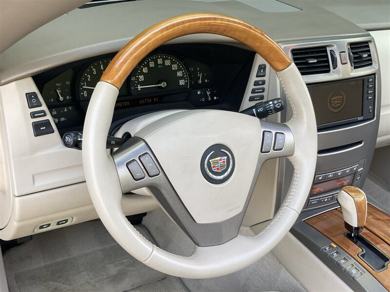 Used 2005 Cadillac XLR RWD image 20