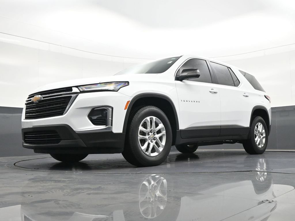 Used 2023 Chevrolet Traverse LS image 24