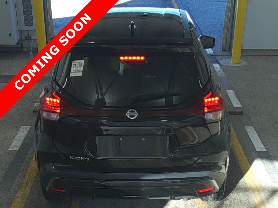 Used 2021 Nissan Kicks S FWD image 4