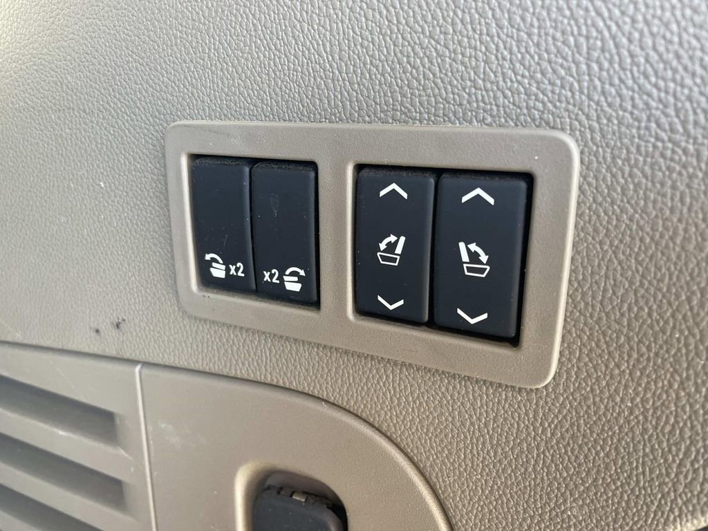 Used 2019 GMC Yukon SLT w/ Open Road Package image 12