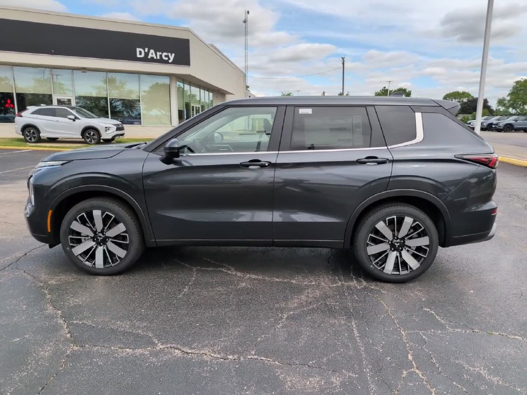 New 2026 Mitsubishi Outlander SE AWD/4WD image 16