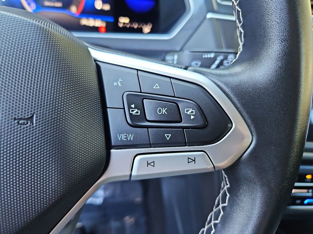 Used 2022 Volkswagen Tiguan SE image 12