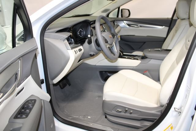 New 2026 Cadillac XT5 Premium Luxury w/ Driver Assist Package FWD image 4