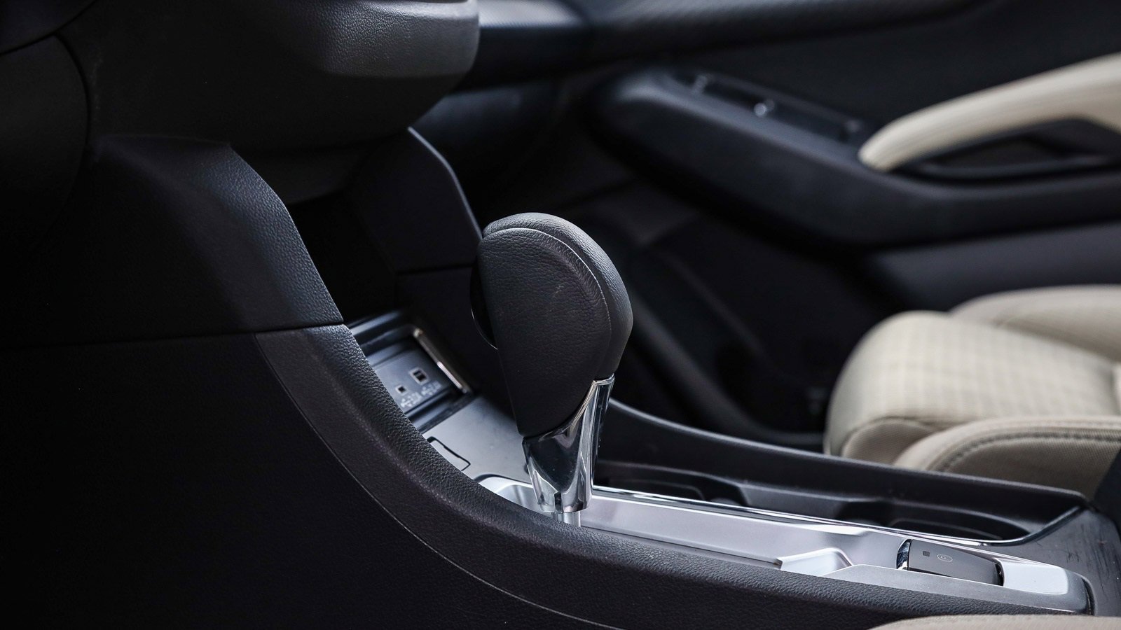 Used 2024 Subaru Ascent Premium w/ Convenience Package image 23