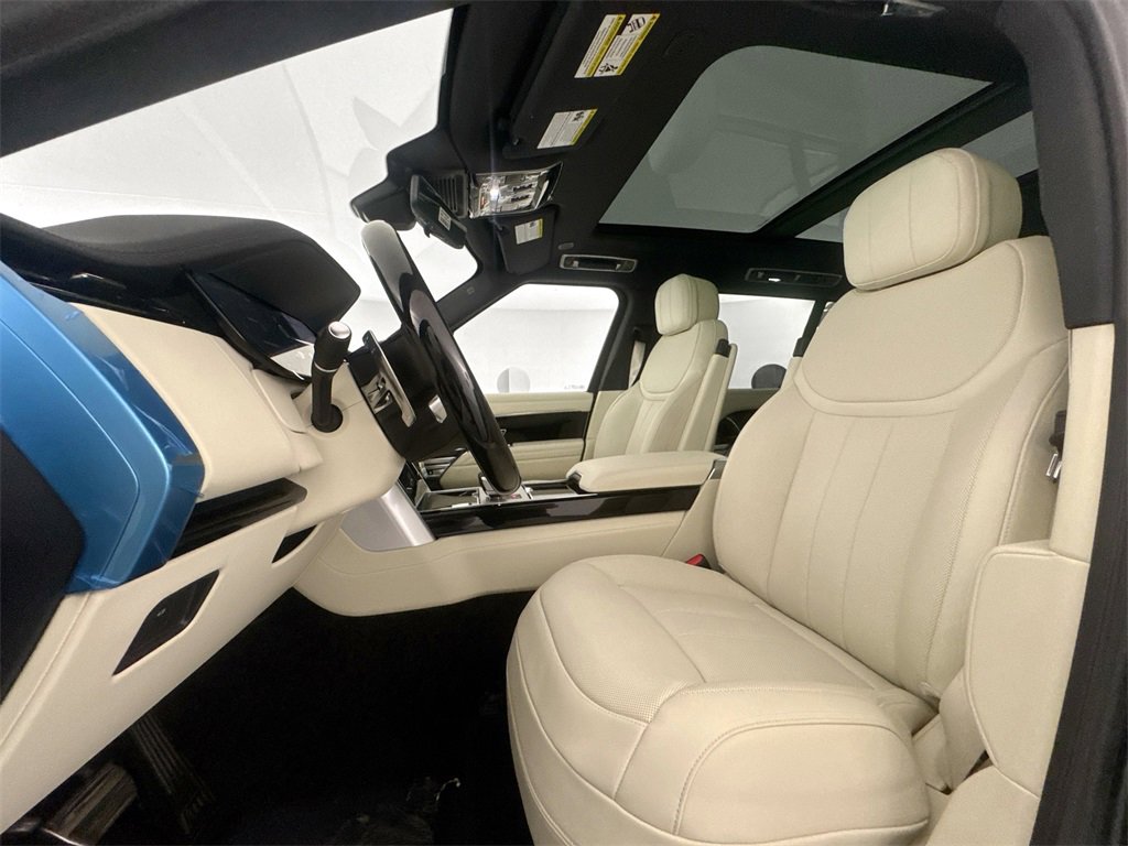 New 2025 Land Rover Range Rover Long Wheelbase SE image 20