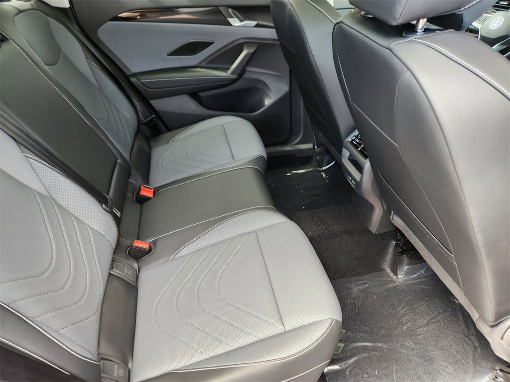 New 2025 Volkswagen Tiguan SE image 20