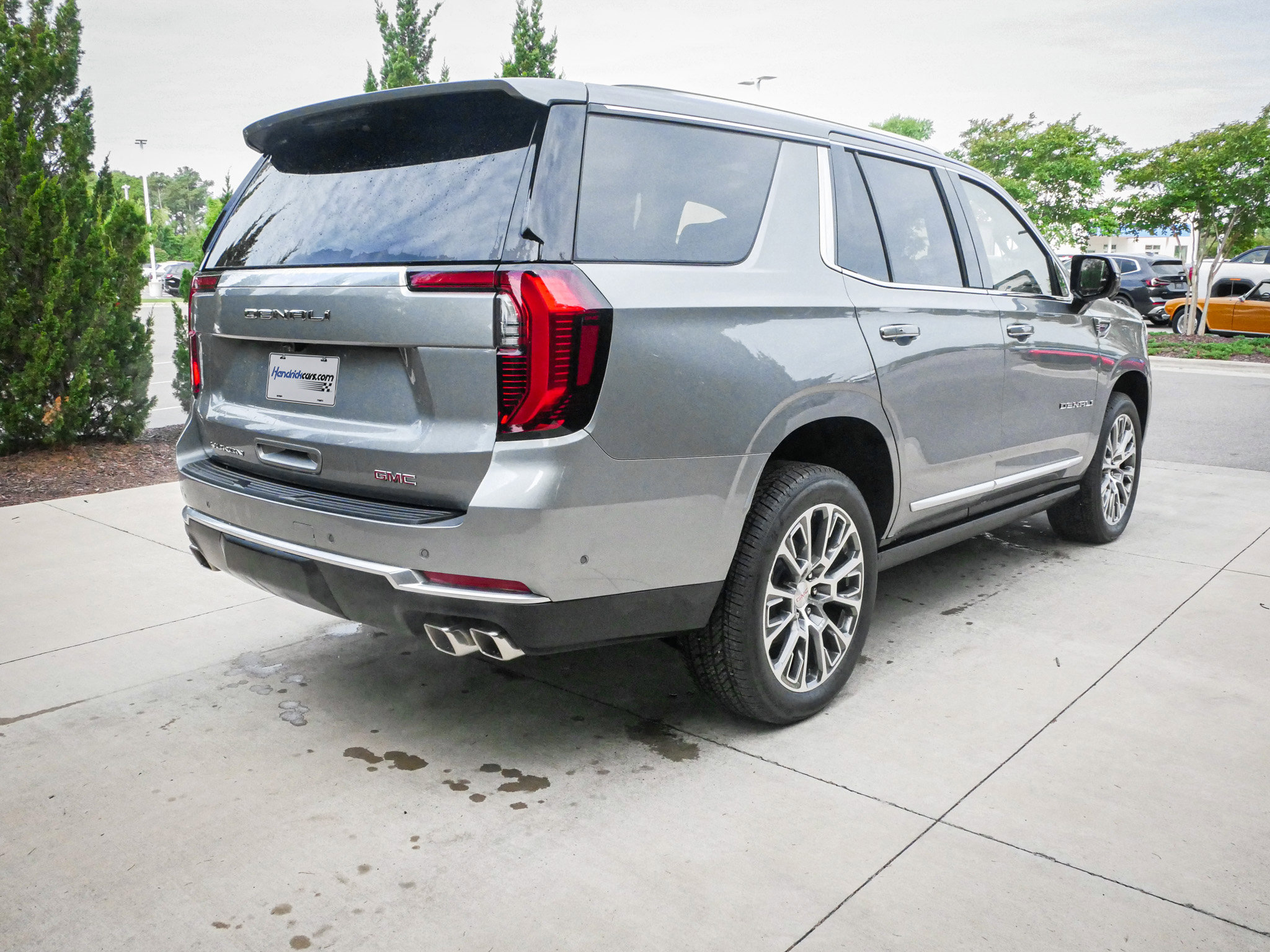 Used 2026 GMC Yukon Denali w/ Sun & Power Step Package AWD/4WD image 10