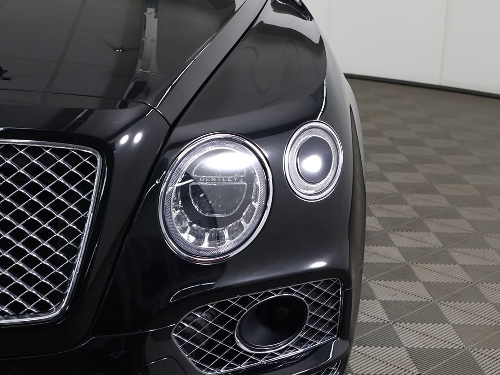Used 2020 Bentley Bentayga Plug-In Hybrid AWD/4WD image 20