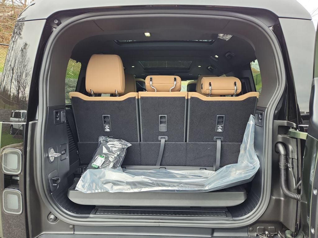 Used 2026 Land Rover Defender 130 S AWD/4WD image 13