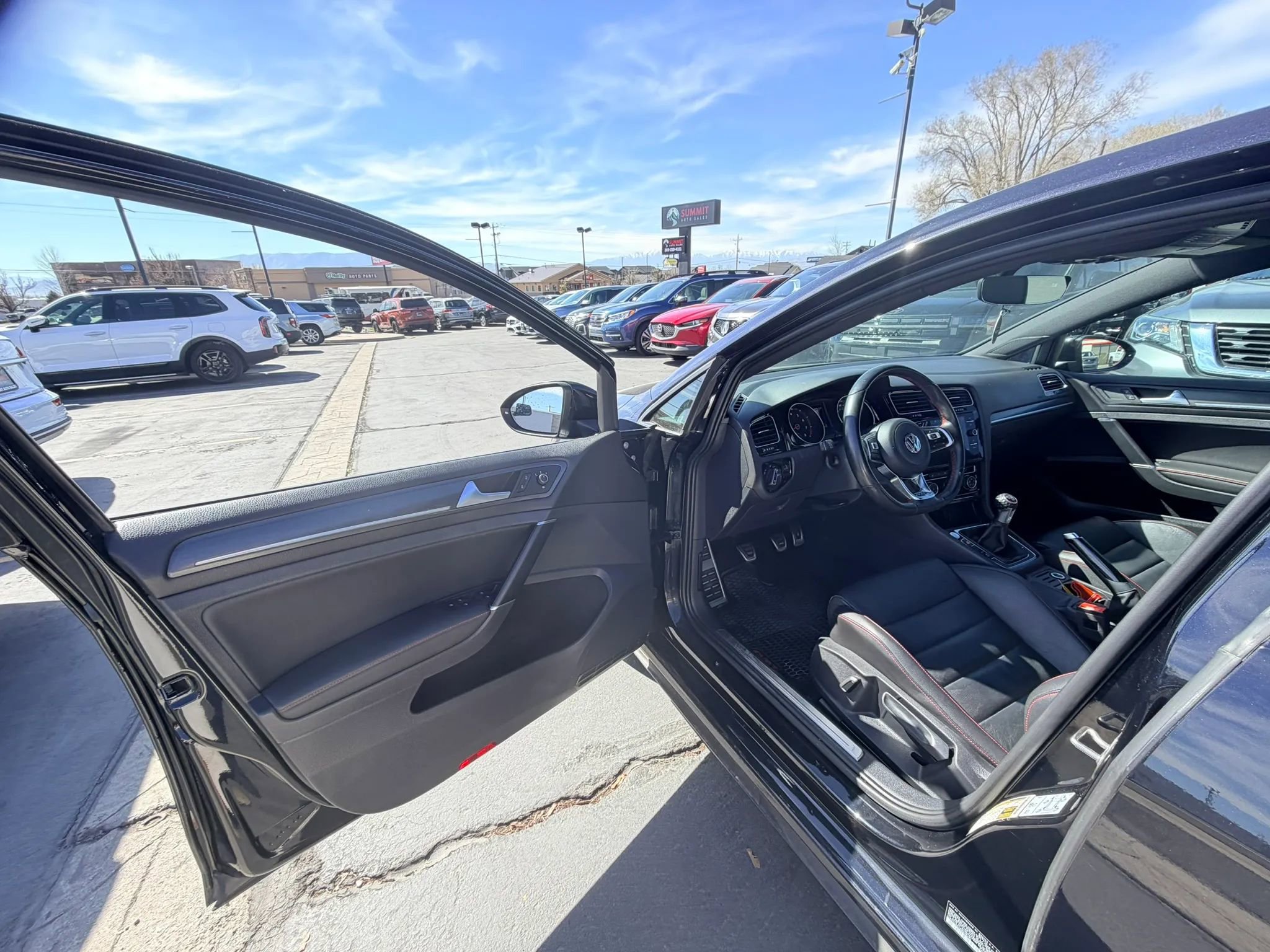 Used 2021 Volkswagen GTI SE FWD image 11