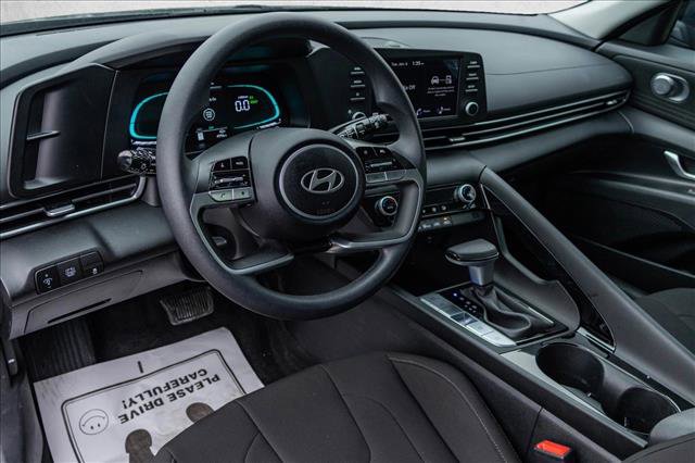 Certified 2025 Hyundai Elantra Blue image 10