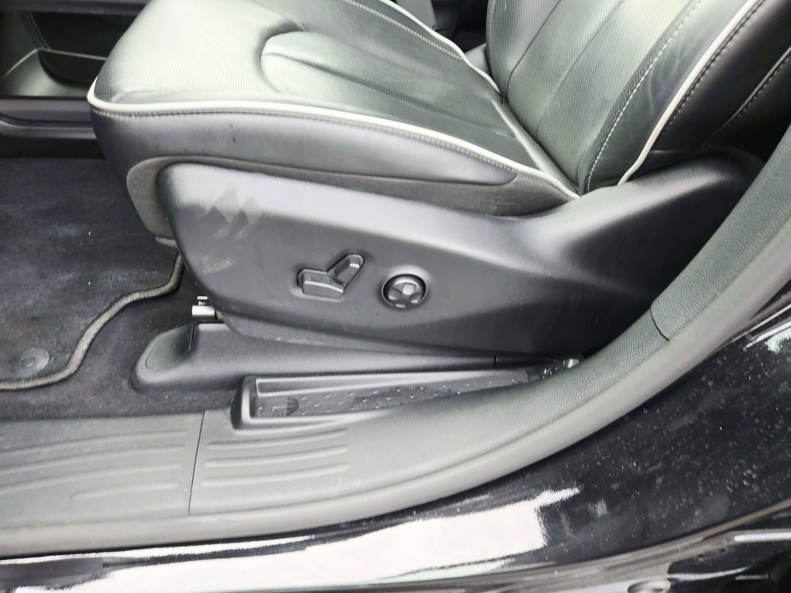 Used 2024 Chrysler Pacifica Limited w/ S Appearance Package FWD image 43