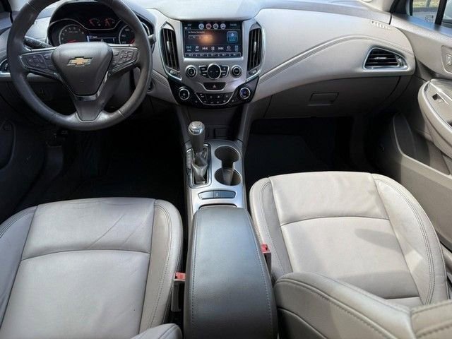 Used 2018 Chevrolet Cruze Premier image 11