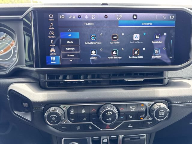 Used 2025 Jeep Wrangler Unlimited Sahara AWD/4WD image 31