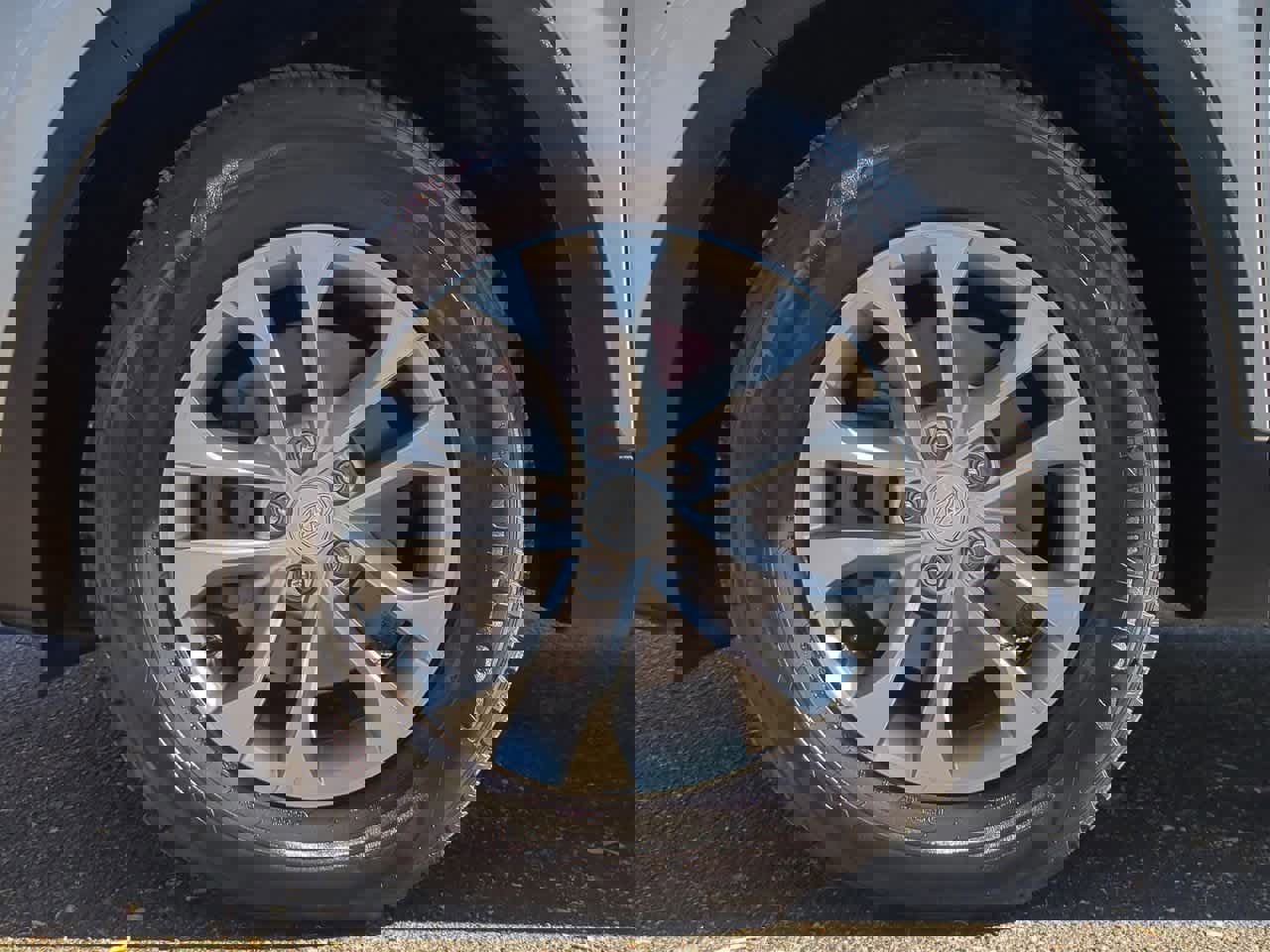 Used 2020 Hyundai Santa Fe SE image 14