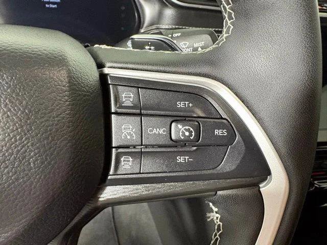 Certified 2023 Jeep Grand Cherokee L Laredo AWD/4WD image 27