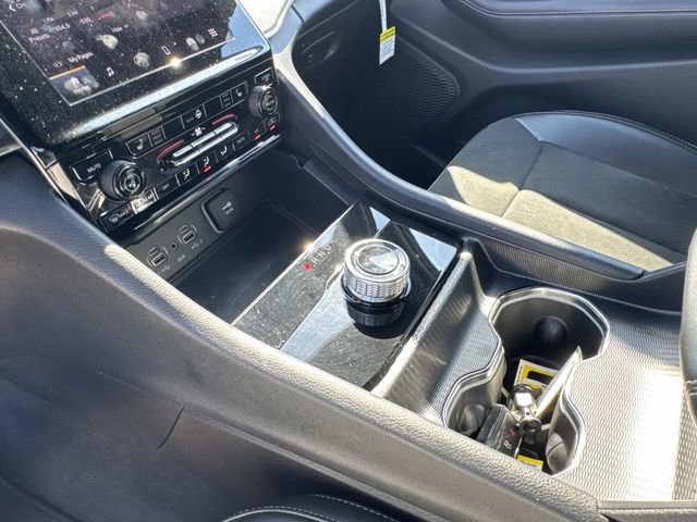 Used 2025 Jeep Grand Cherokee L Altitude image 32