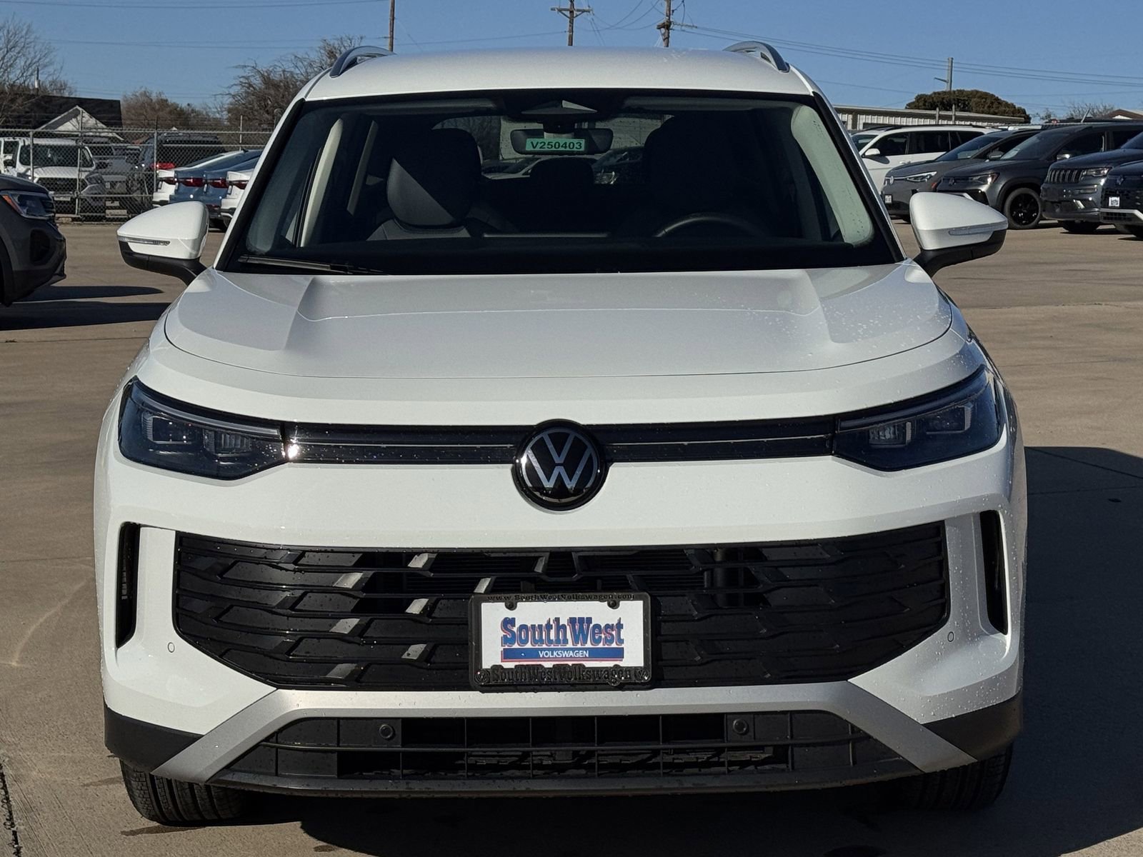 Used 2025 Volkswagen Tiguan SE image 9