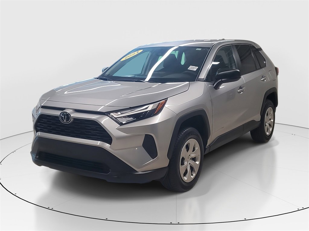 Used 2024 Toyota RAV4 LE image 3