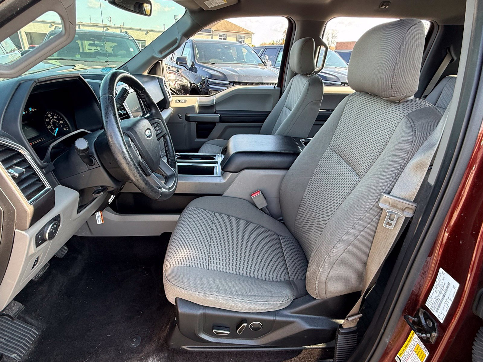 Used 2016 Ford F150 XLT w/ Equipment Group 302A Luxury AWD/4WD image 13