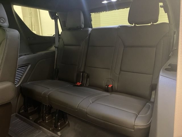 Used 2024 GMC Yukon Denali w/ Advanced Technology Package AWD/4WD image 25