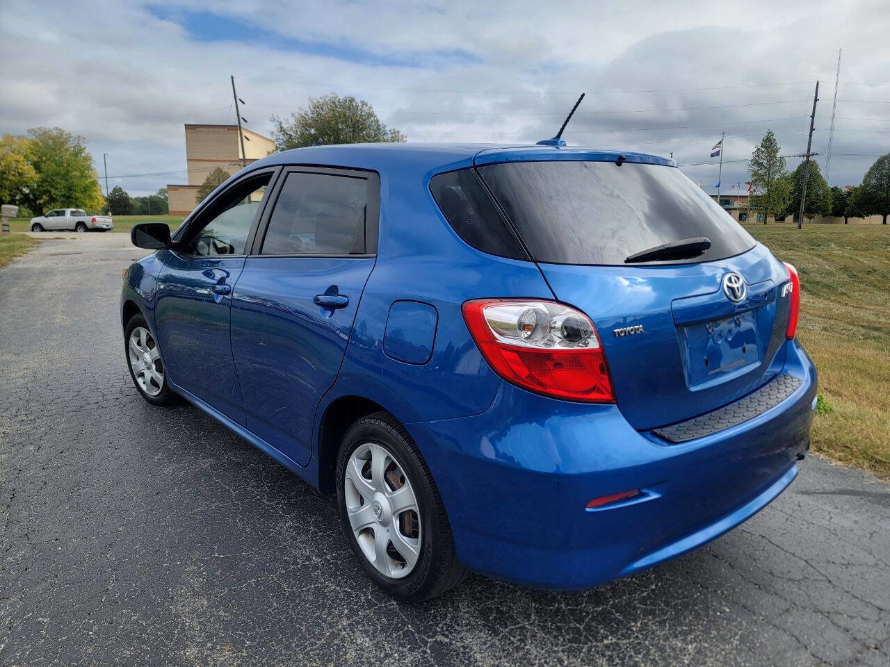 Used 2010 Toyota Matrix image 9