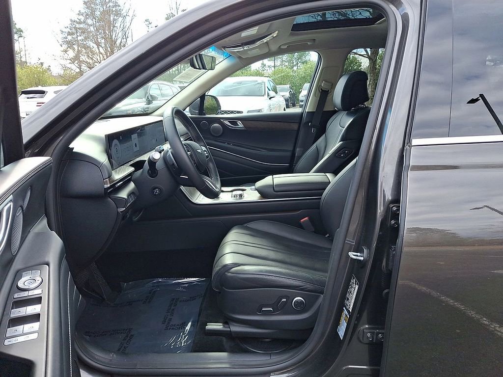 Used 2025 Genesis GV80 2.5T Advanced image 11