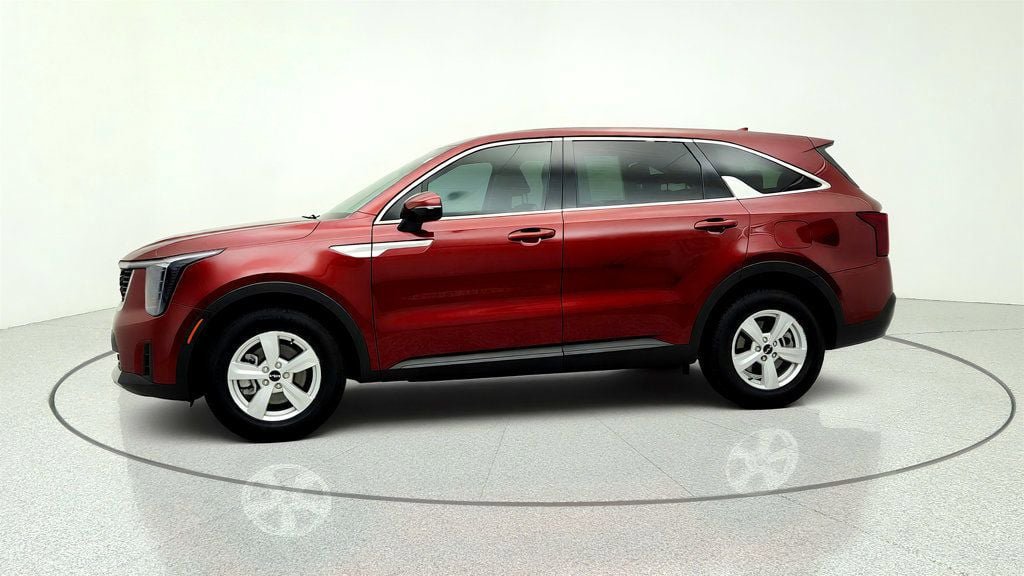 Used 2025 Kia Sorento LX FWD image 8