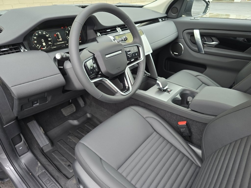 New 2025 Land Rover Discovery Sport S image 27
