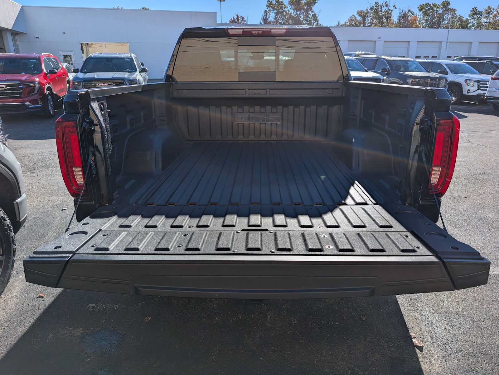 New 2026 GMC Sierra 1500 Denali w/ Denali Reserve Package AWD/4WD image 8